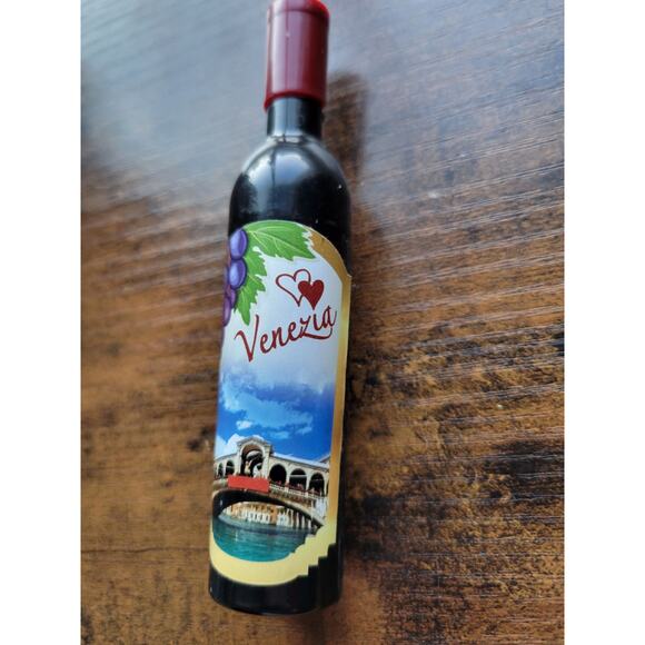 Vintage Wine Bottle Venezia Corkscrew Opener - Refrigerator Magnet - Used - Picture 2 of 5
